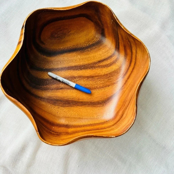 Vintage Extra Large Hexagon Scalloped Edge Carved Wooden Bowl - Picture 13 of 14